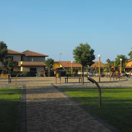 Appartamento In Residence Elegante Con Piscina
